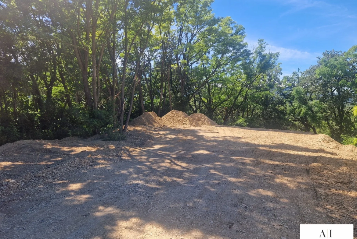 Parcelle constructible de 867 m² à vendre à Les Tourrettes, Drôme 