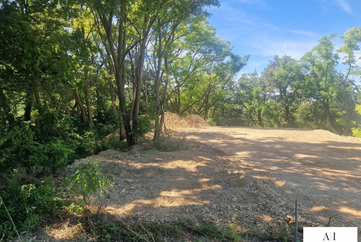 Parcelle constructible de 867 m² à vendre à Les Tourrettes, Drôme 