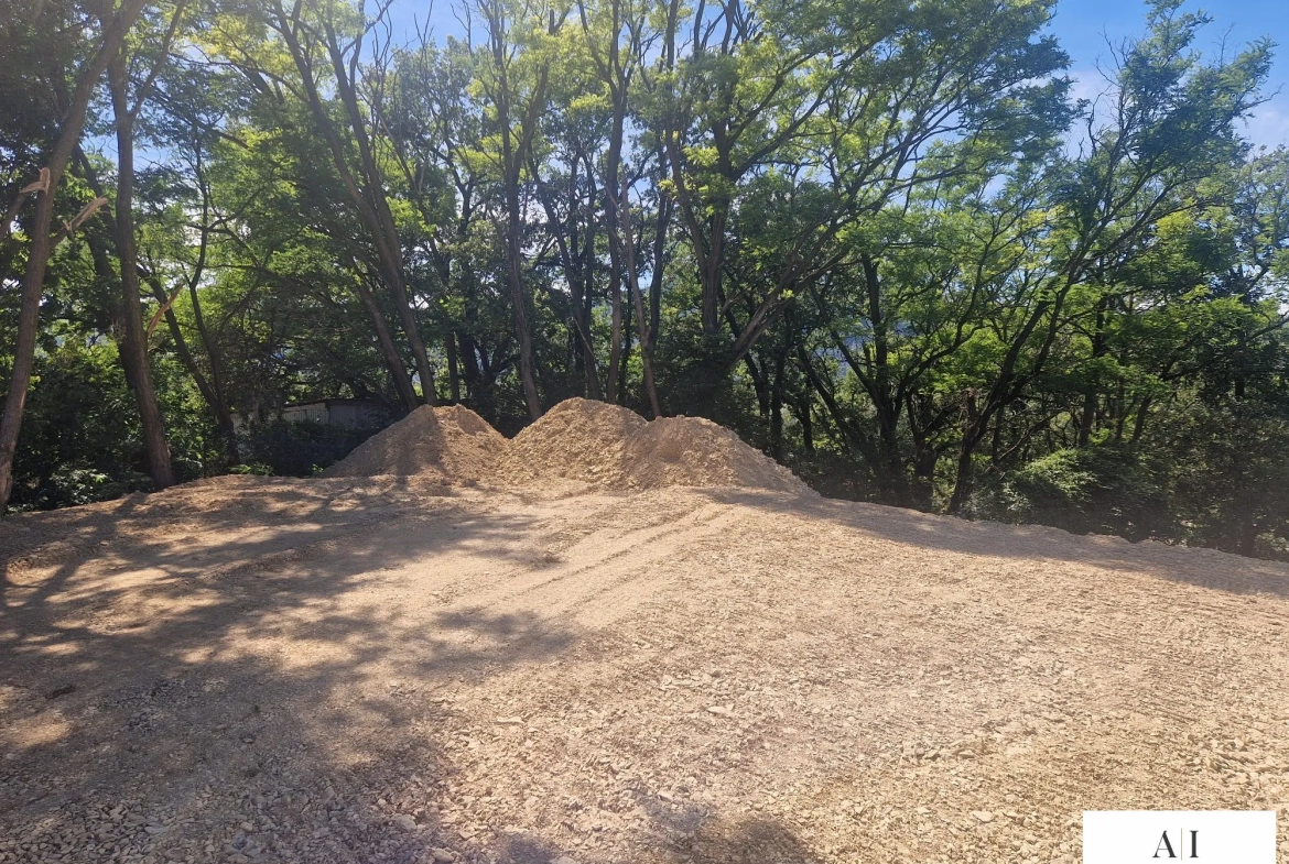 Parcelle constructible de 867 m² à vendre à Les Tourrettes, Drôme 