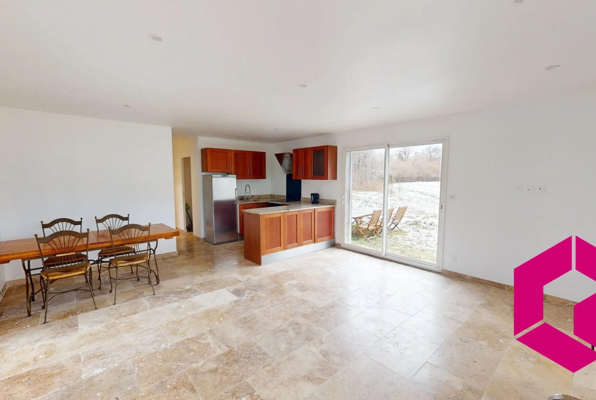 Maison plain-pied récente de 65 m² avec terrain à Craponne-sur-Arzon 
