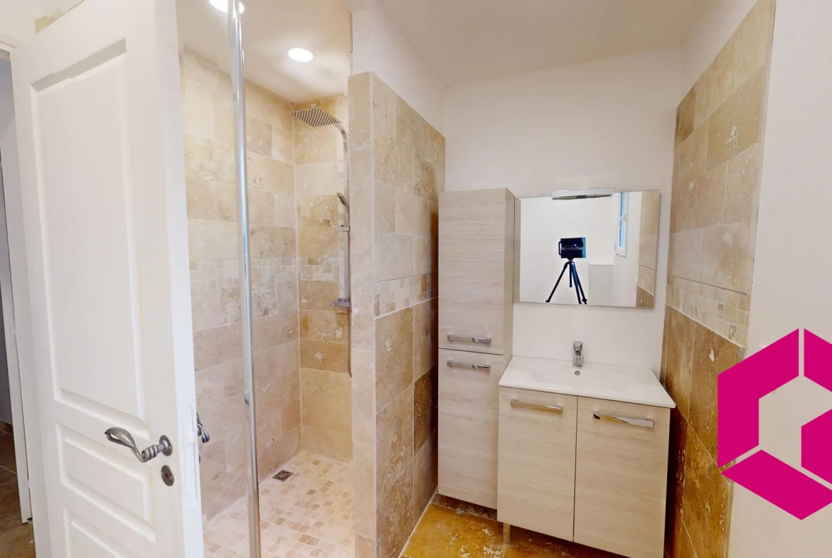 Maison plain-pied récente de 65 m² avec terrain à Craponne-sur-Arzon 