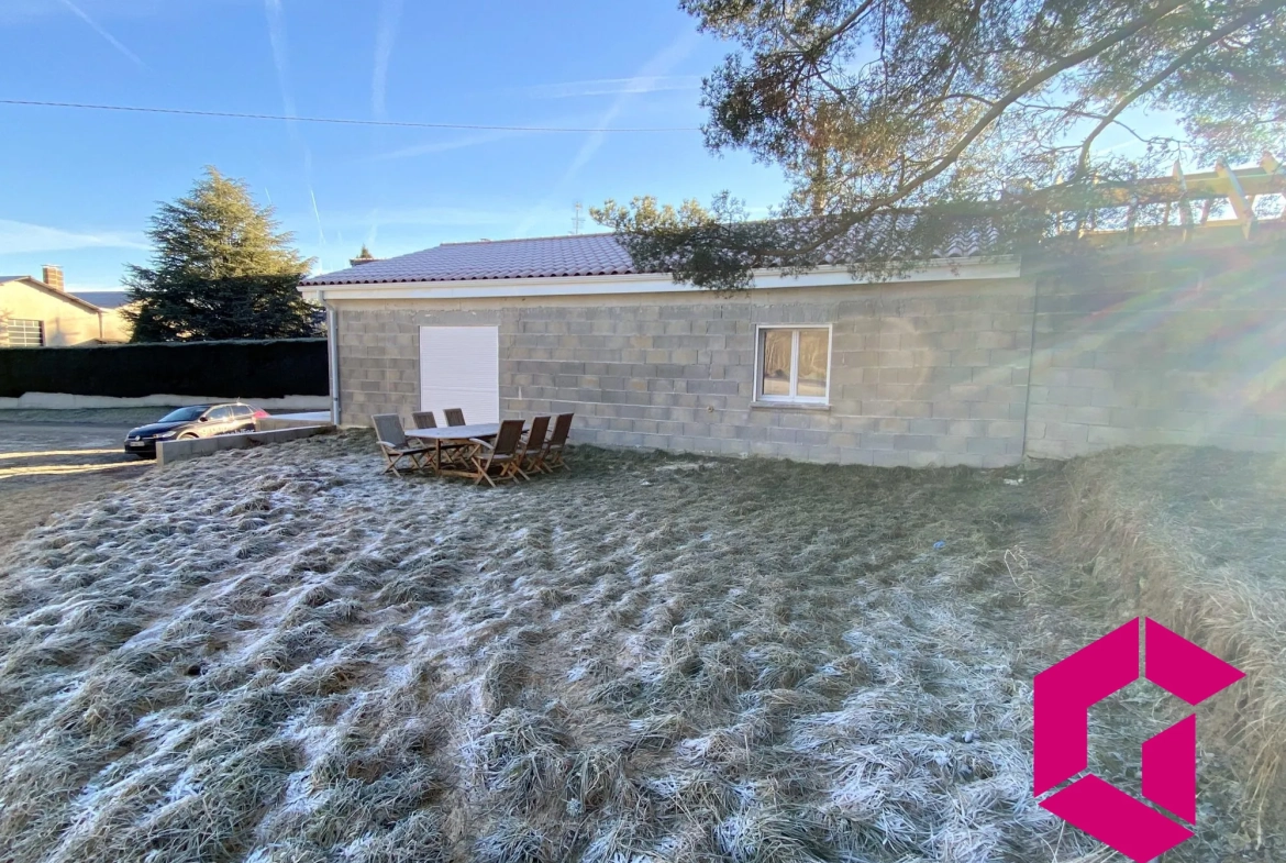 Maison plain-pied récente de 65 m² avec terrain à Craponne-sur-Arzon 