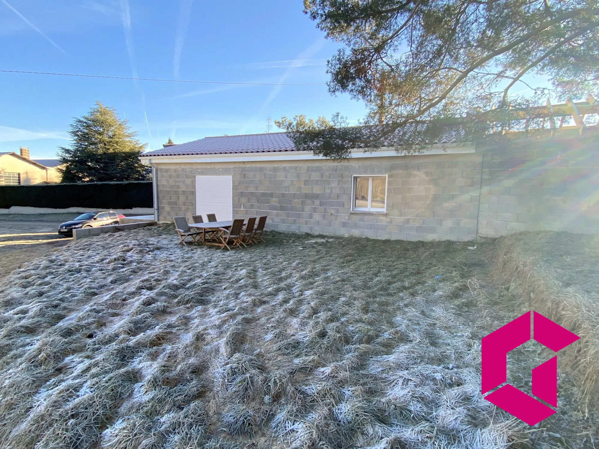 Maison plain-pied récente de 65 m² avec terrain à Craponne-sur-Arzon 