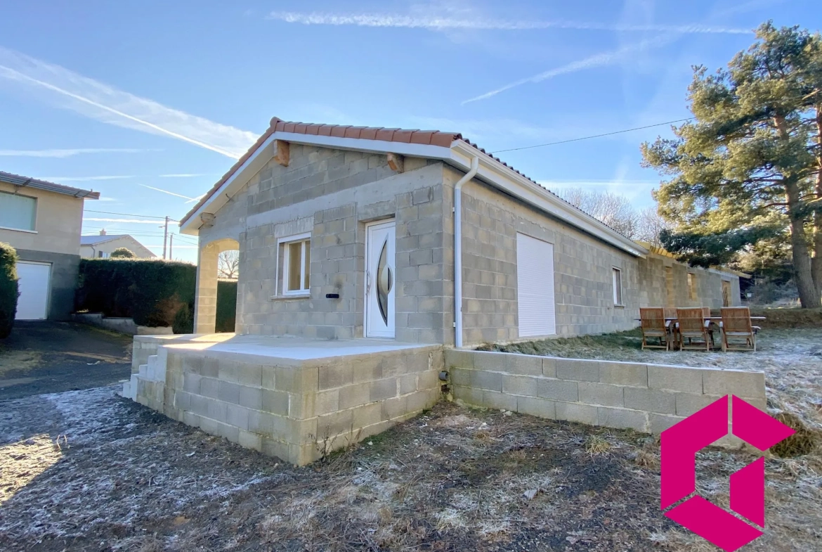 Maison plain-pied récente de 65 m² avec terrain à Craponne-sur-Arzon 