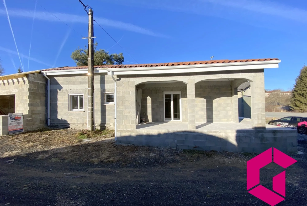 Maison plain-pied récente de 65 m² avec terrain à Craponne-sur-Arzon 