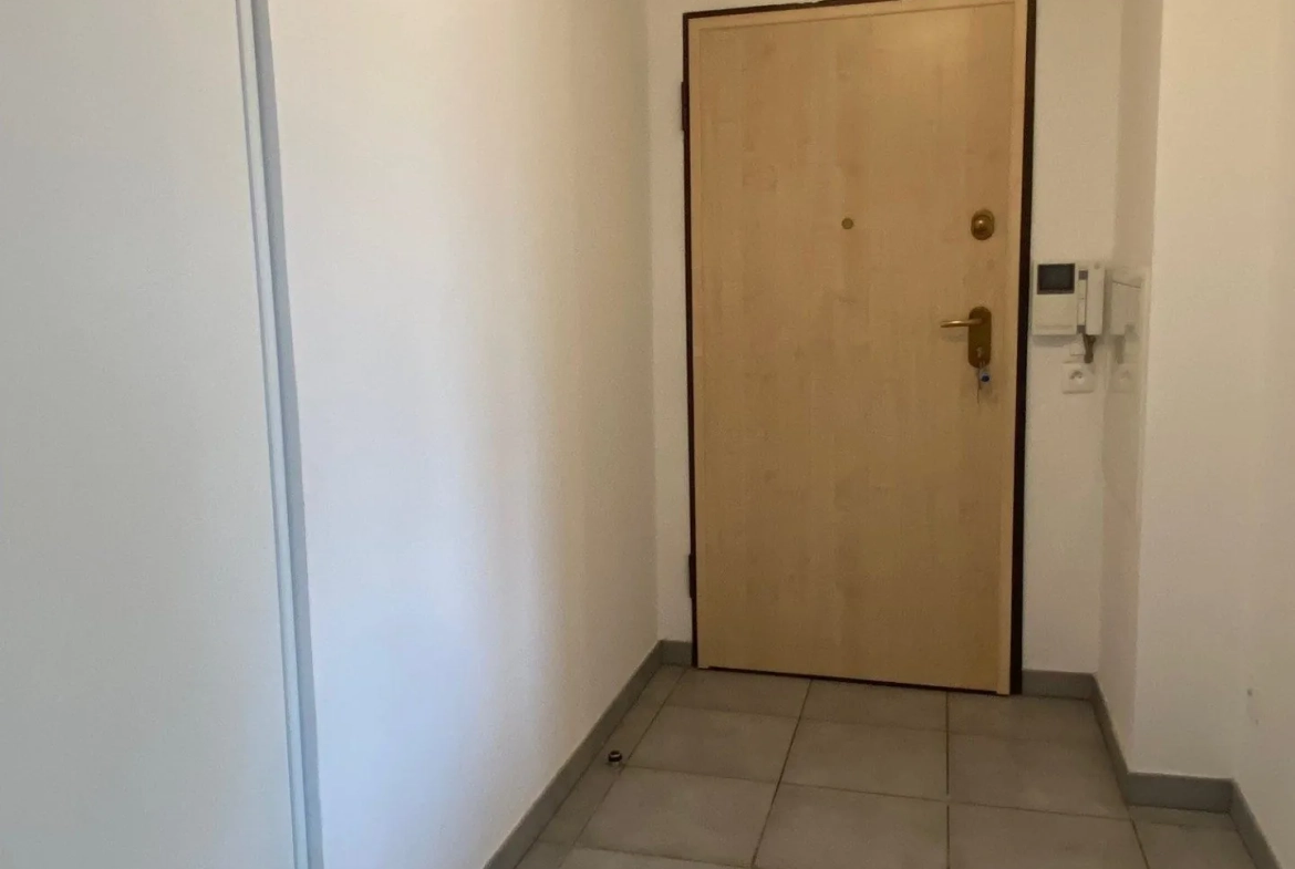 Appartement 3 pièces avec terrasse et parking à Woippy - Résidence récente 