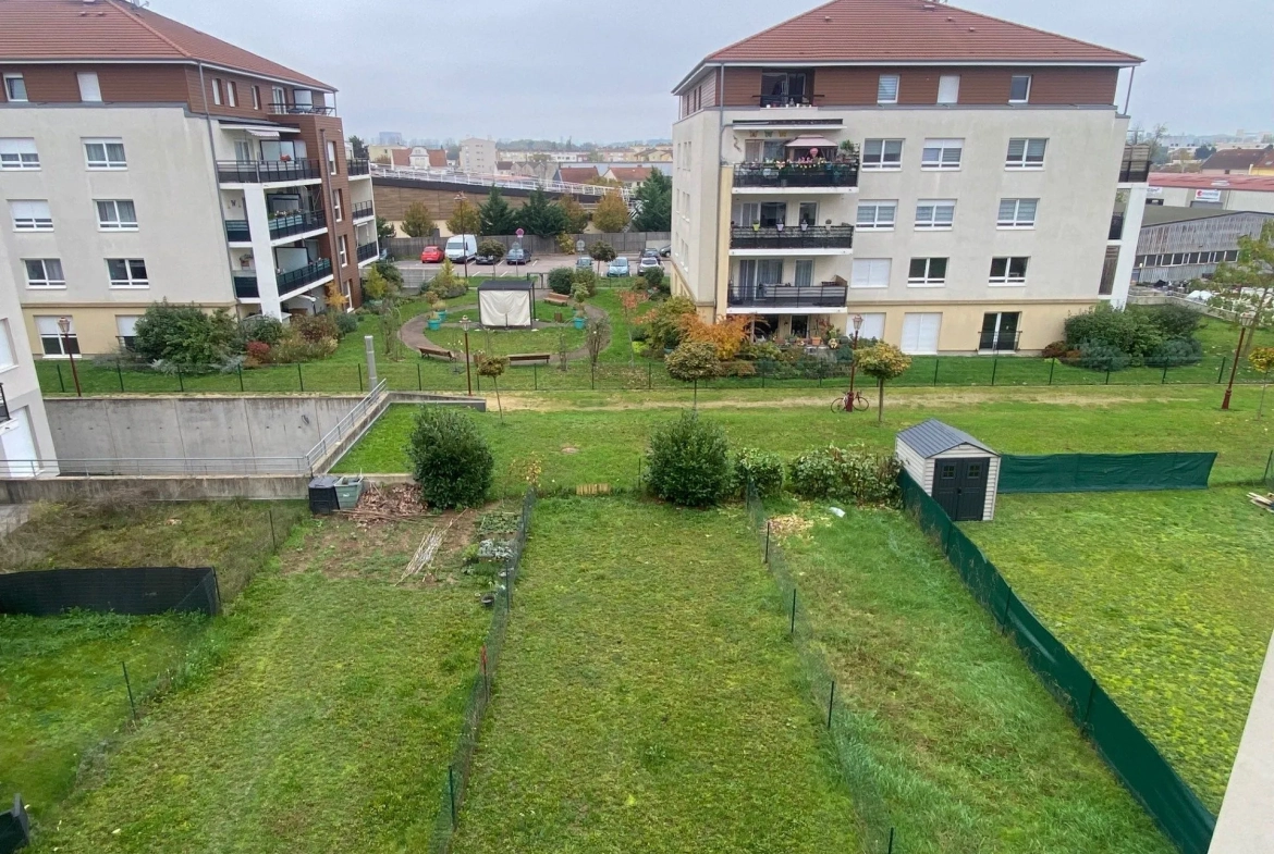 Appartement 3 pièces avec terrasse et parking à Woippy - Résidence récente 