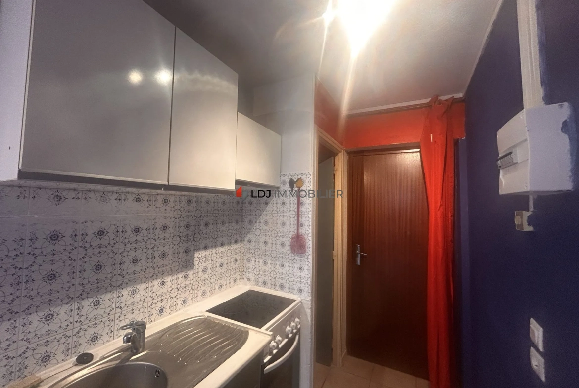 Studio de 22 m² avec balcon à vendre à Amélie-les-Bains-Palalda 