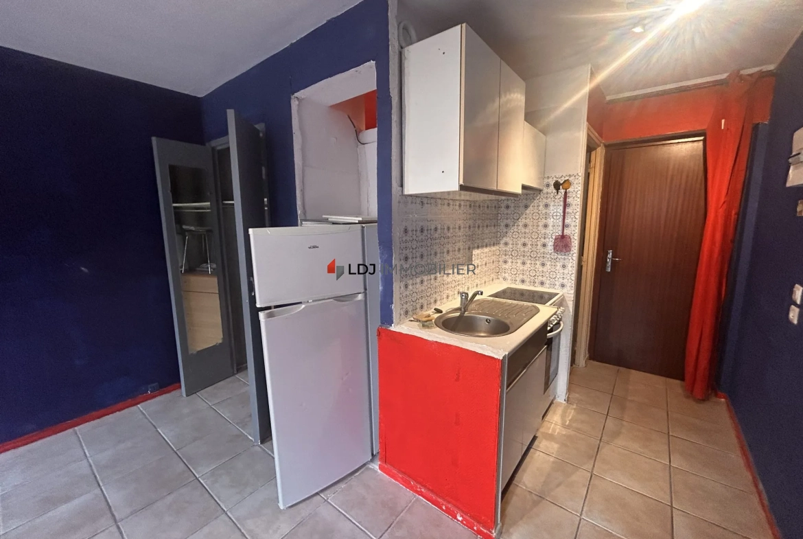 Studio de 22 m² avec balcon à vendre à Amélie-les-Bains-Palalda 