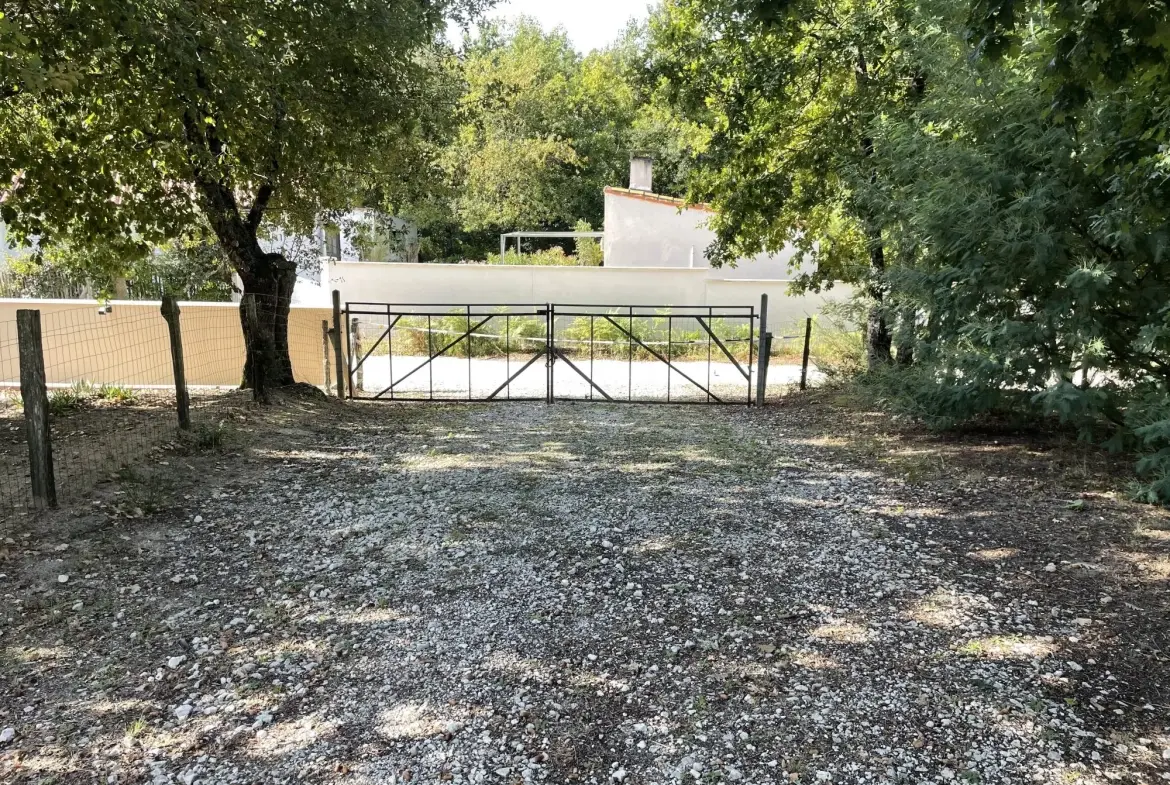 Terrain constructible de 784 m² à proximité des plages au MATHES 