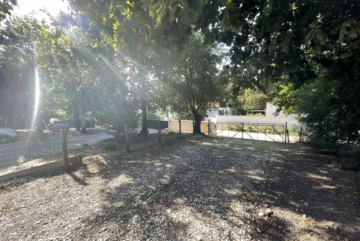 Terrain constructible de 784 m² à proximité des plages au MATHES 