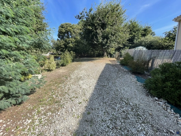 Terrain constructible de 784 m² à proximité des plages au MATHES