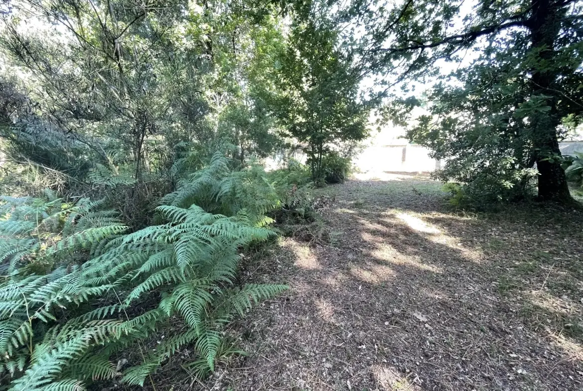 Terrain constructible de 784 m² à proximité des plages au MATHES 