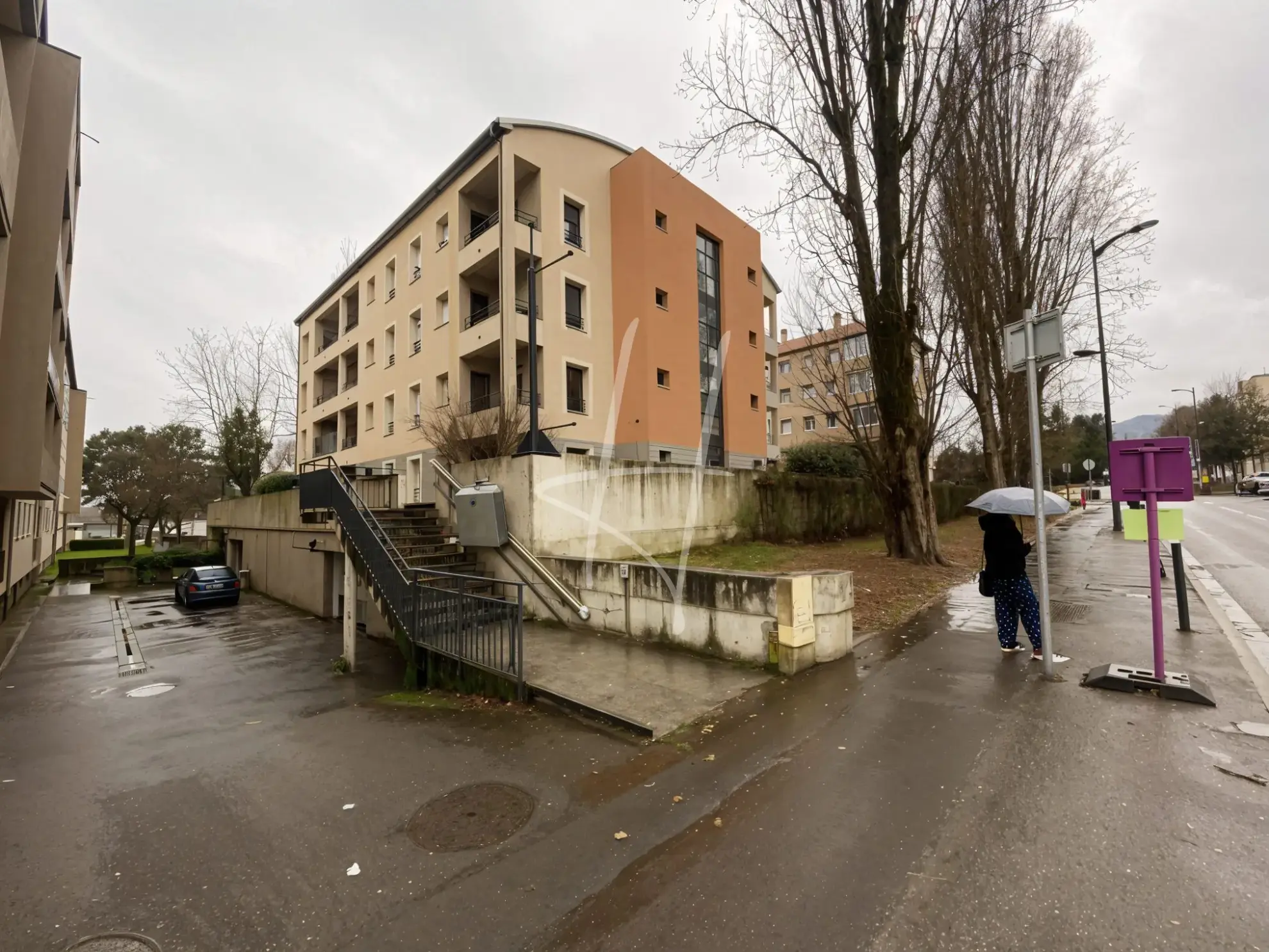 Appartement F2 à Thionville de 52,75 m² avec balcon, parking sécurisé, loué, idéal investisseur 