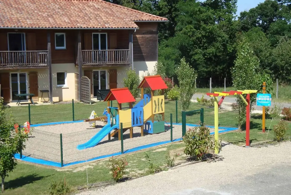 Investissement appartement T3 à Eauze dans une résidence de golf avec piscine et services 