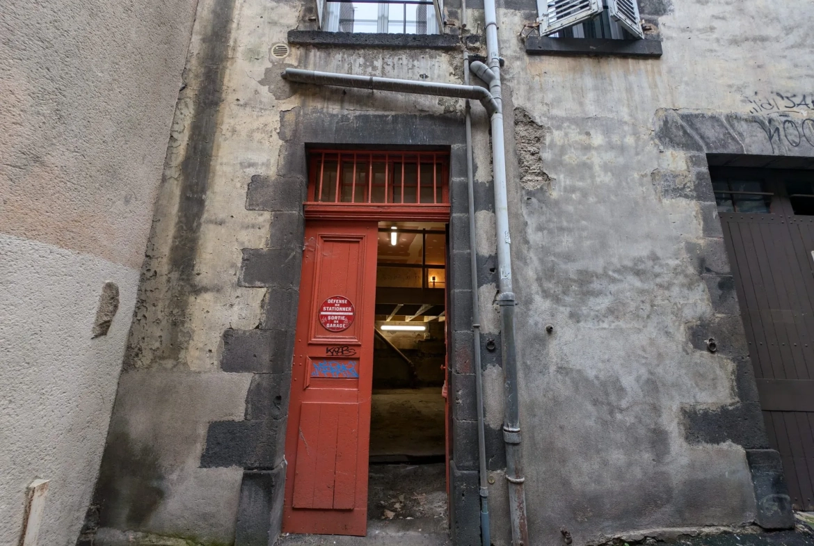 Espace de stockage fermé à Clermont-Ferrand en centre-ville - 28,4 m² 
