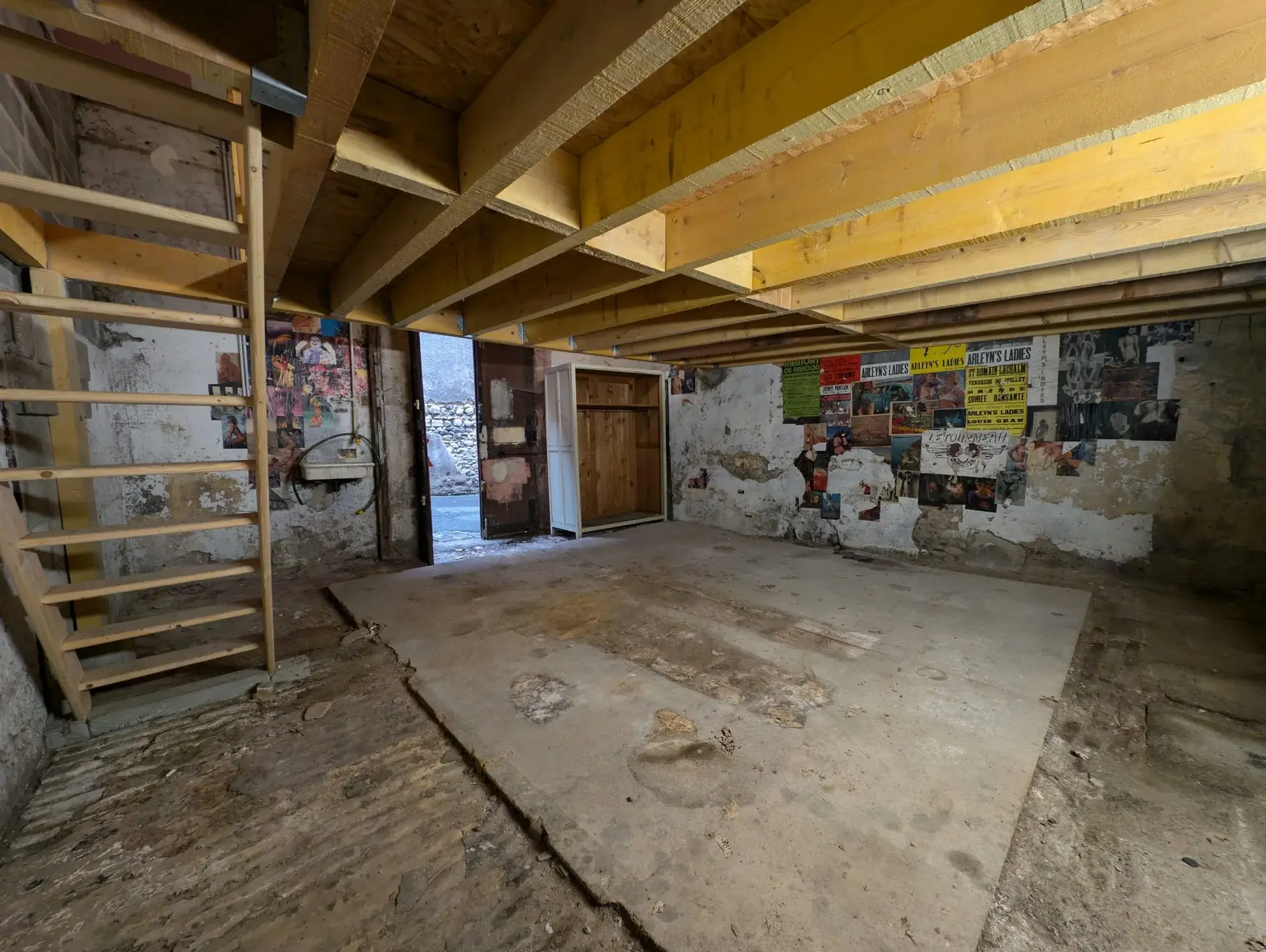 Espace de stockage fermé à Clermont-Ferrand en centre-ville - 28,4 m² 