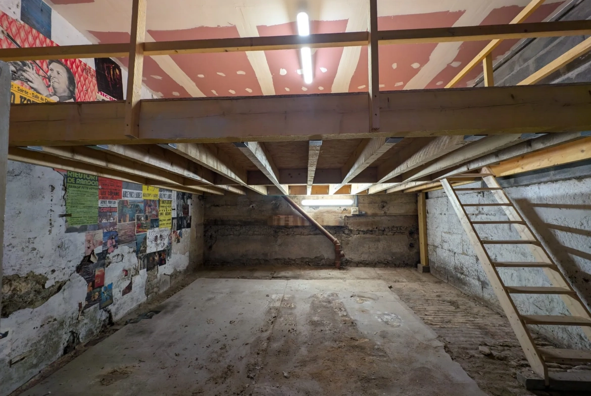 Espace de stockage fermé à Clermont-Ferrand en centre-ville - 28,4 m² 