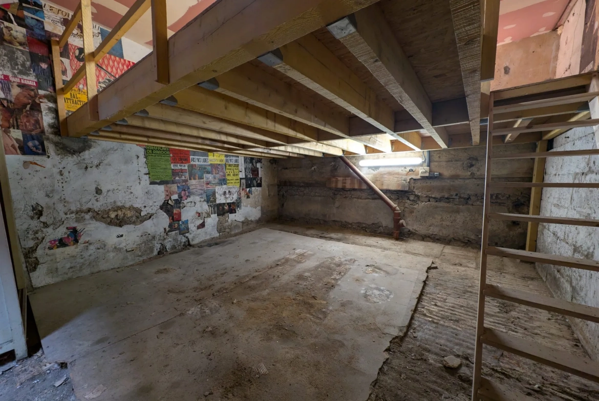 Espace de stockage fermé à Clermont-Ferrand en centre-ville - 28,4 m² 