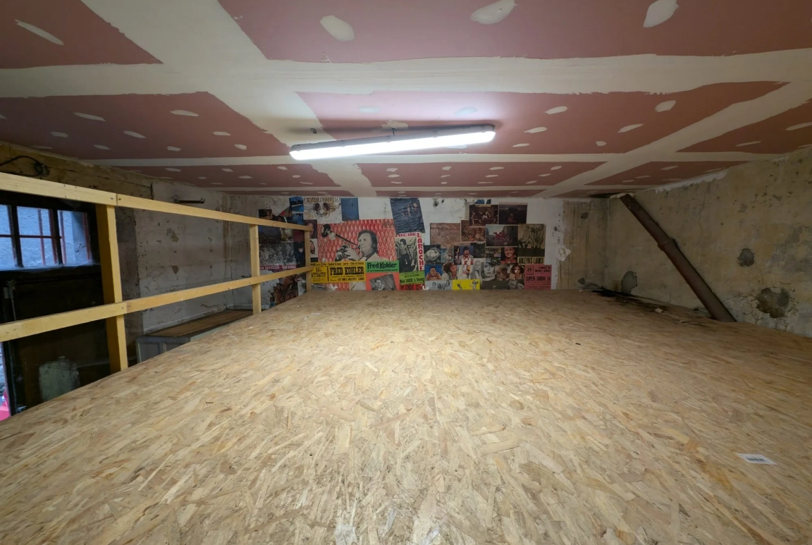 Espace de stockage fermé à Clermont-Ferrand en centre-ville - 28,4 m² 