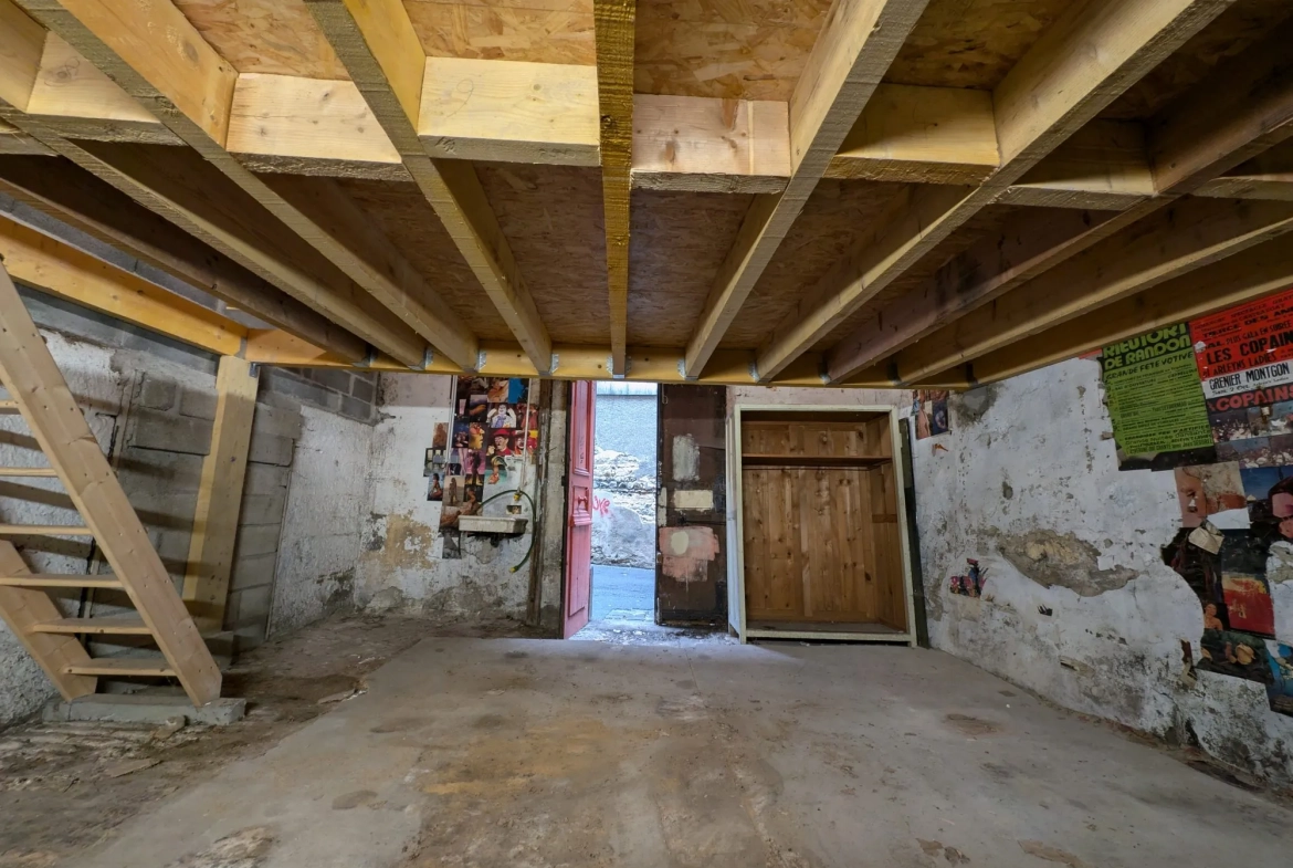 Espace de stockage fermé à Clermont-Ferrand en centre-ville - 28,4 m² 