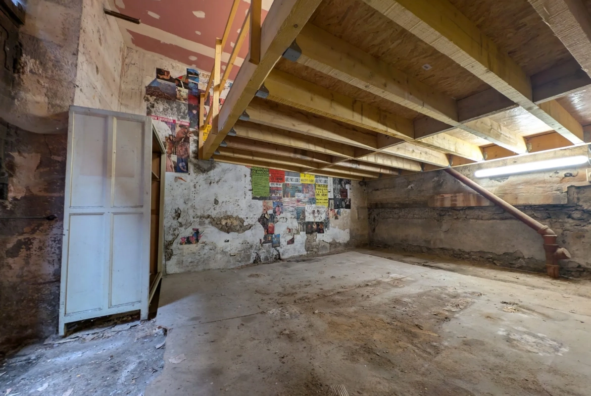 Espace de stockage fermé à Clermont-Ferrand en centre-ville - 28,4 m² 