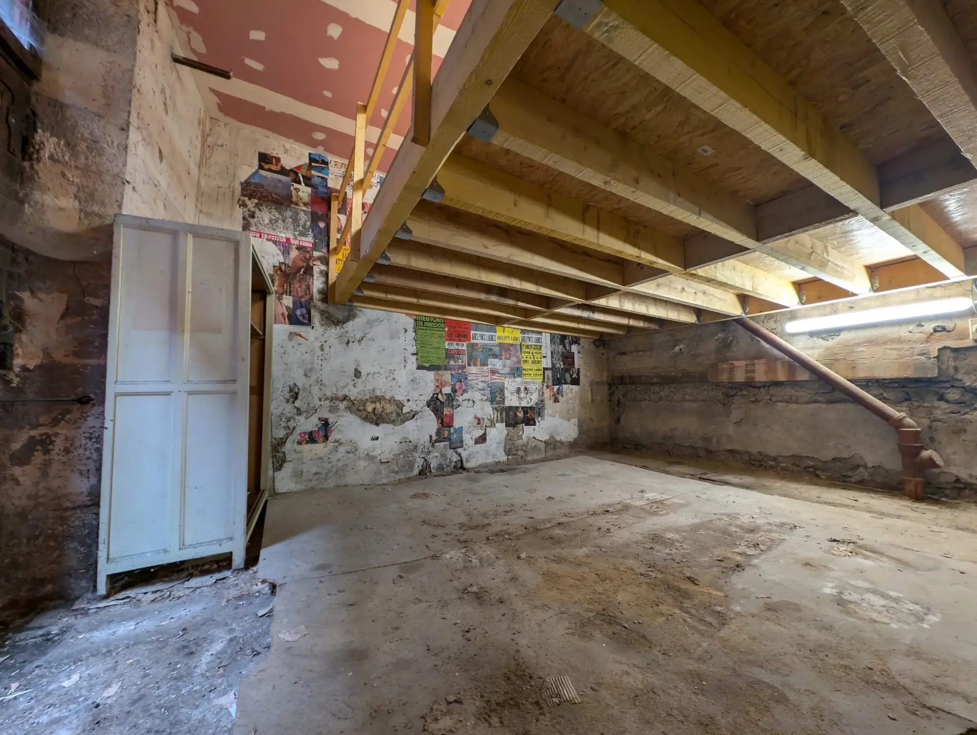 Espace de stockage fermé à Clermont-Ferrand en centre-ville - 28,4 m² 