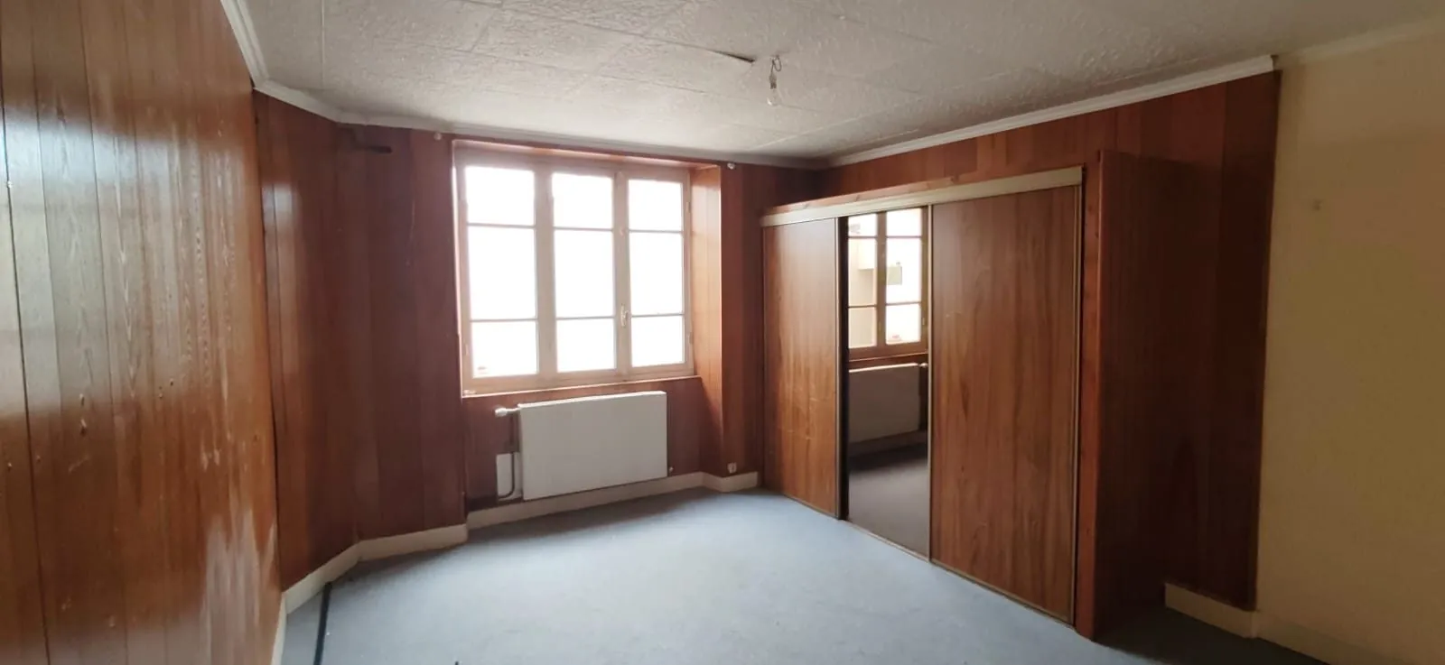 Maison ancienne avec garage, dépendance et cour à Saint-Pol-de-Léon 