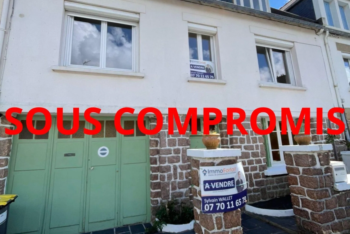 Maison ancienne avec garage, dépendance et cour à Saint-Pol-de-Léon 