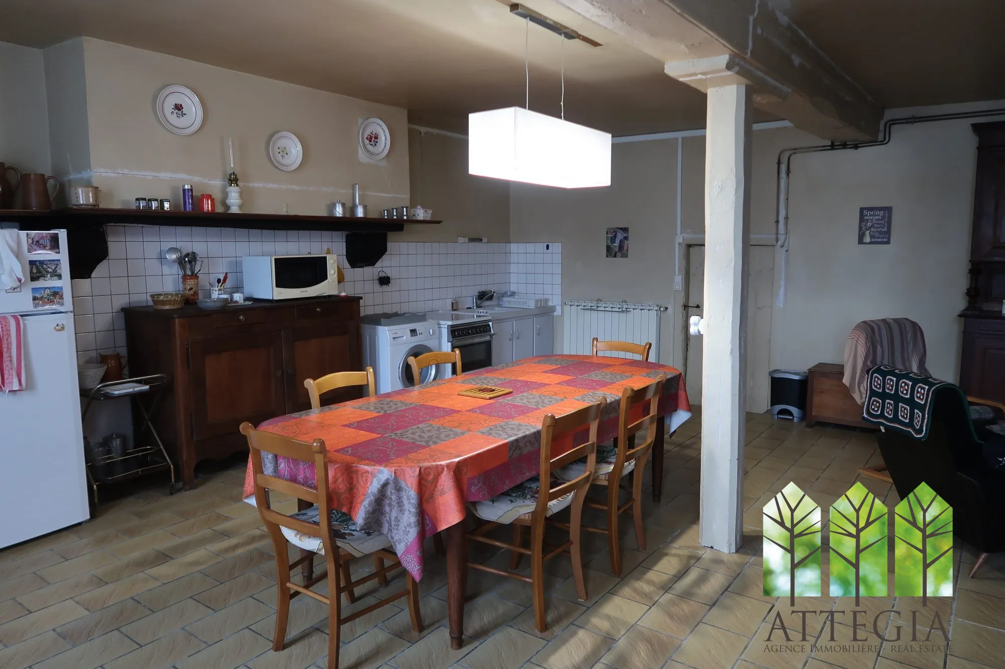 Cuisine/ salle à manger Grande maison à Bonnat avec dépendances et terrain de plus de 9 000 m² 