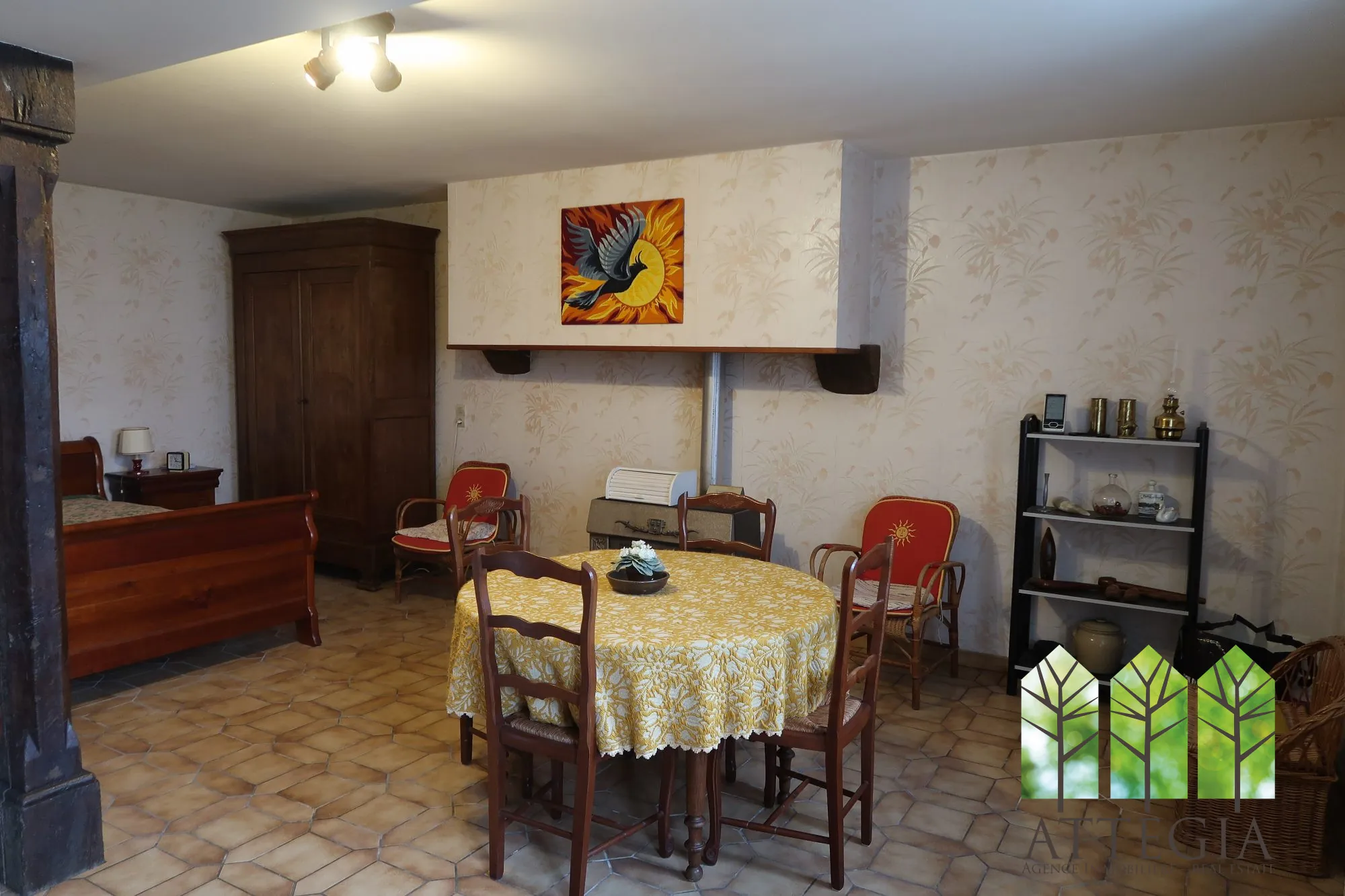 Salon en L Grande maison à Bonnat avec dépendances et terrain de plus de 9 000 m² 