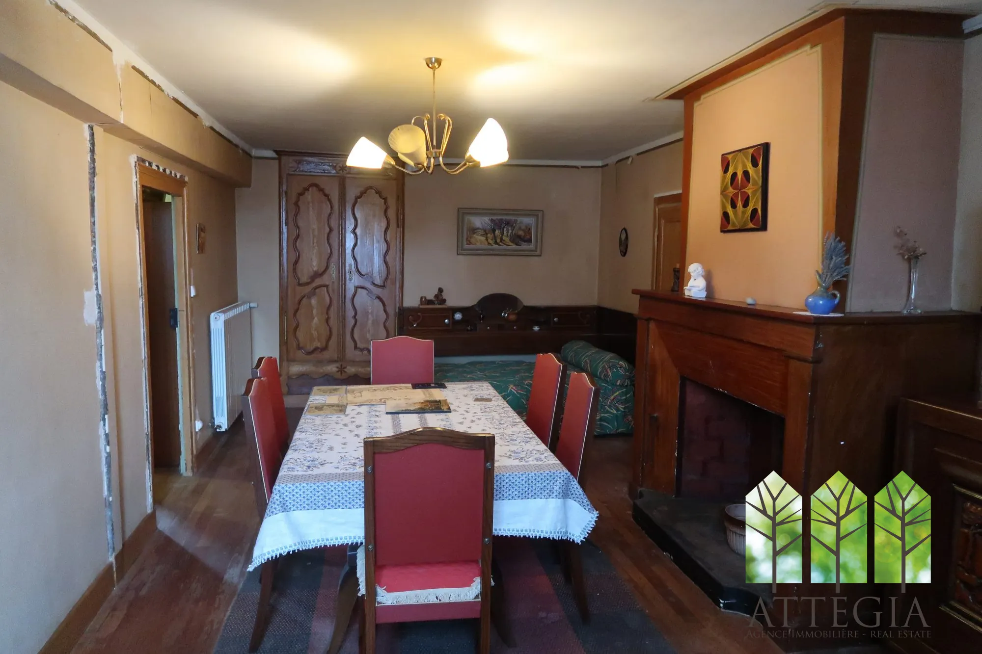 Grande maison à Bonnat avec dépendances et terrain de plus de 9 000 m² 