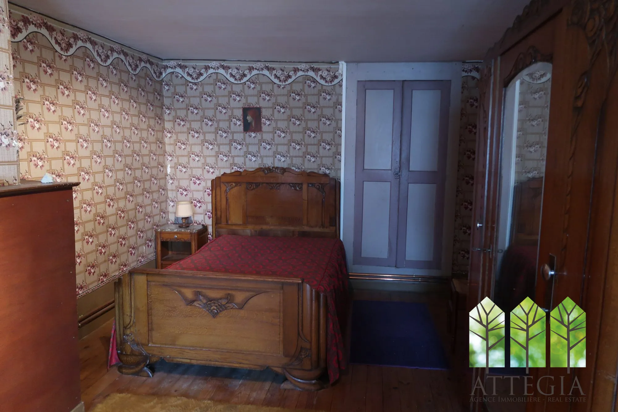 chmabre 2 Grande maison à Bonnat avec dépendances et terrain de plus de 9 000 m² 
