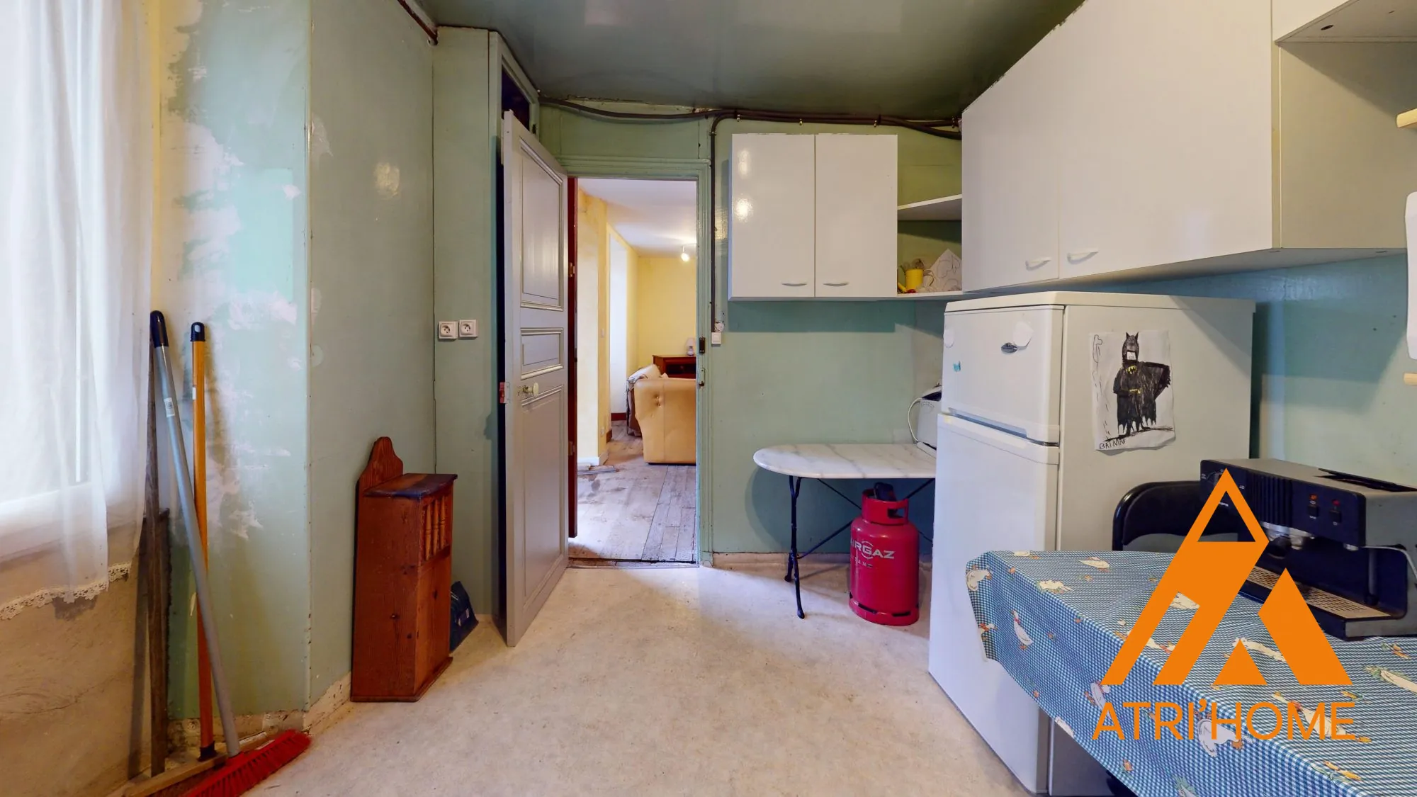 Maison individuelle à vendre à Saint-Santin-Cantalès avec terrain et potentiel de rénovation 