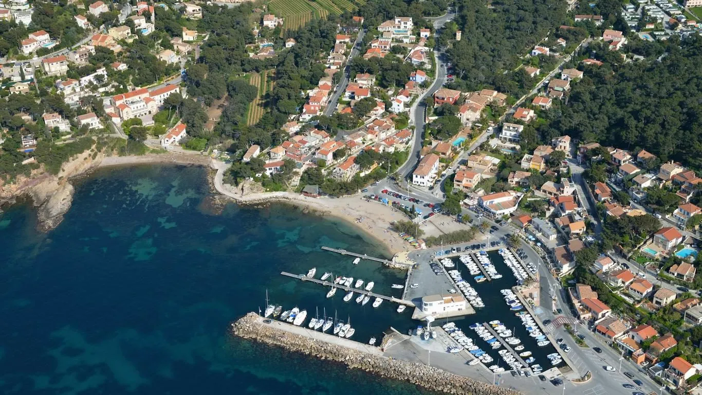 Studio à vendre au Pradet avec piscine et sécurité, parfait pour investissement locatif 