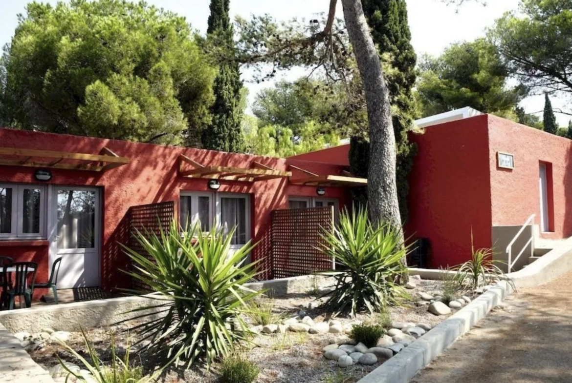 Studio à vendre au Pradet avec piscine et sécurité, parfait pour investissement locatif 