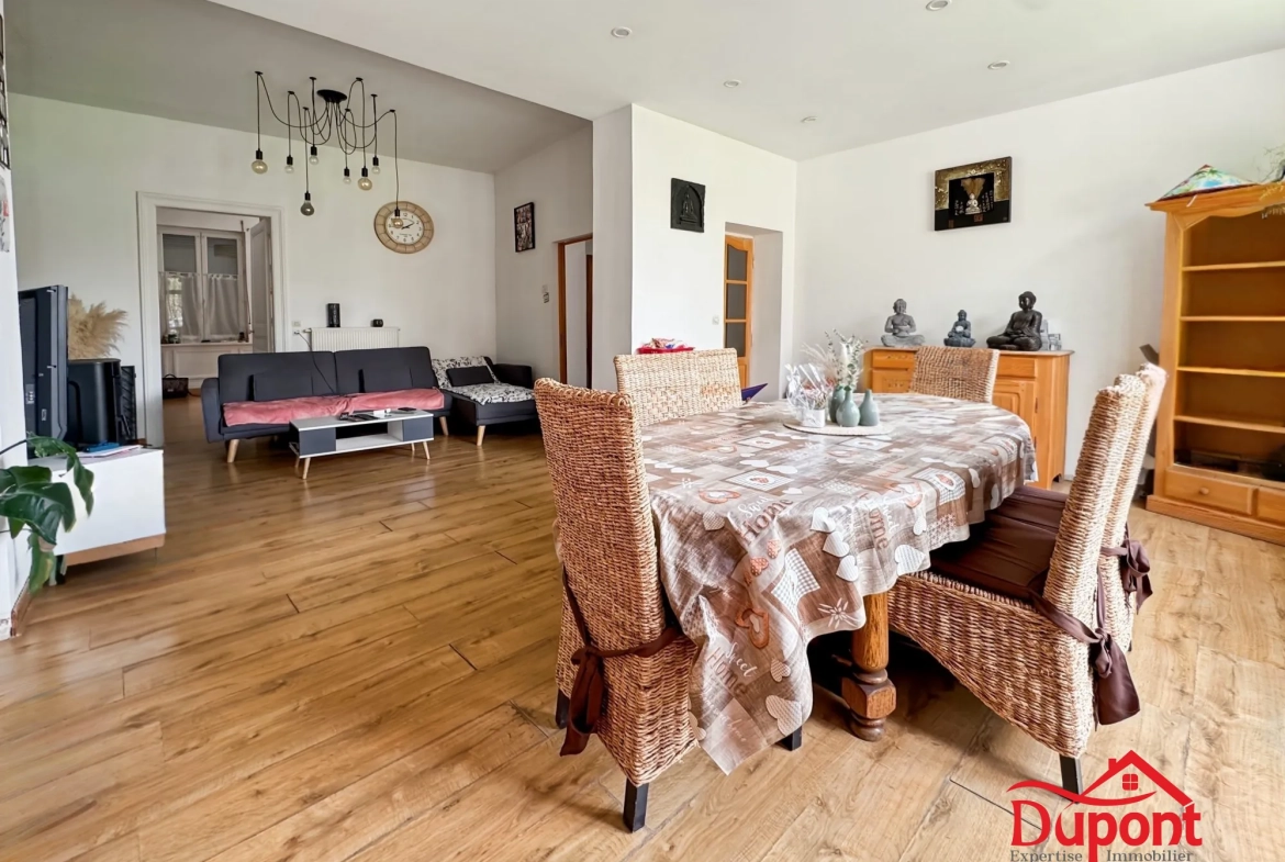Maison mitoyenne à Caudry de 130 m² avec jardin et 3 chambres 