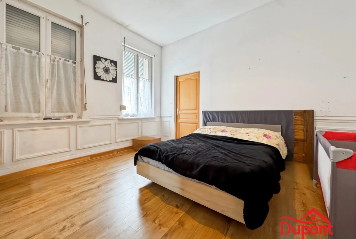 Maison mitoyenne à Caudry de 130 m² avec jardin et 3 chambres 