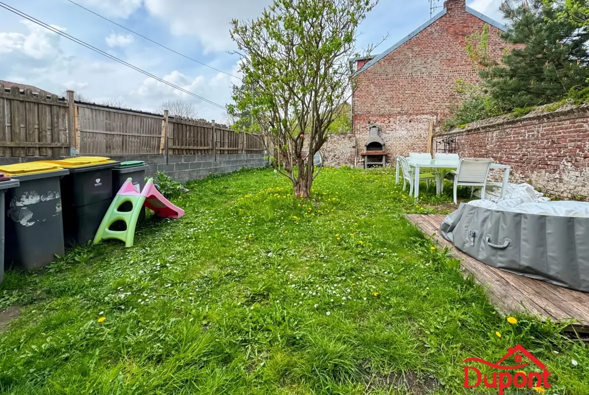 Maison mitoyenne à Caudry de 130 m² avec jardin et 3 chambres 