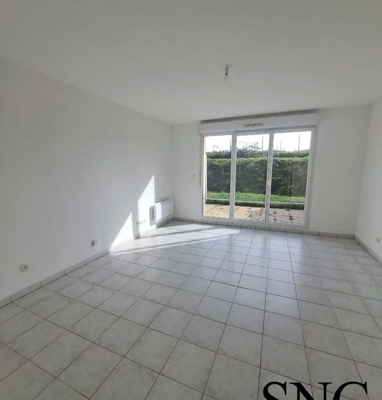 Maison T2 avec jardin et parking privé à Rouxmesnil-Bouteilles 