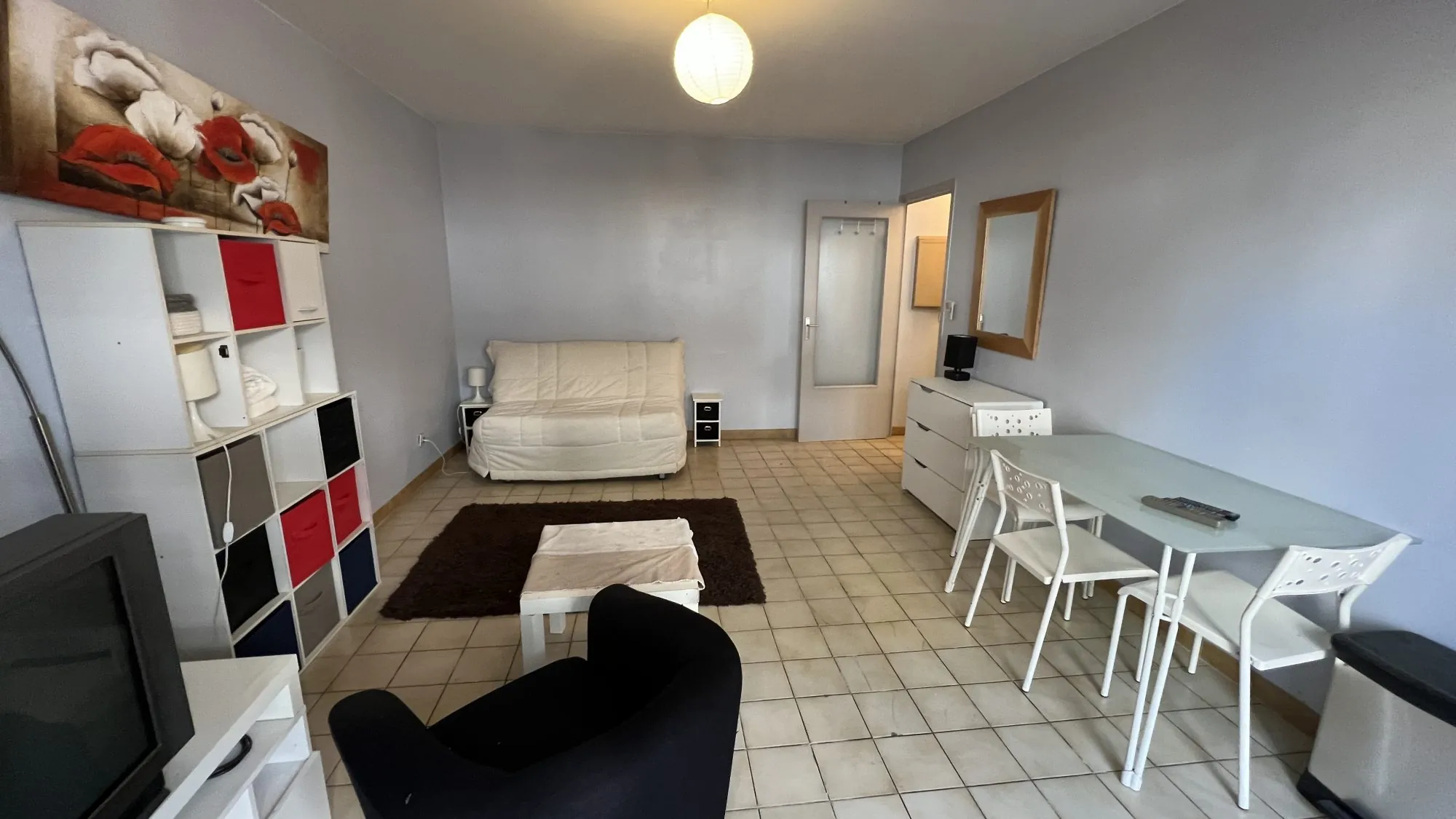 Appartement T1 en rez-de-jardin à Grenoble avec stationnement et cave 