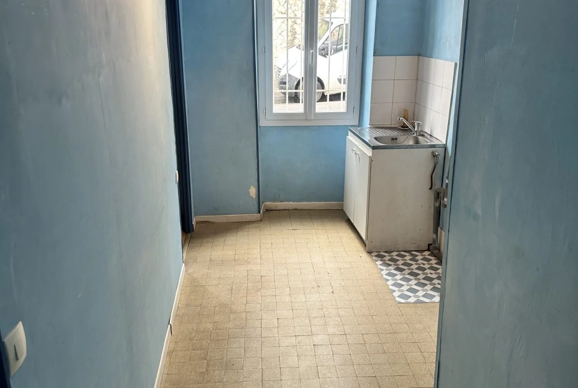 Cuisine separée Appartement T1 à rénover de 28 m² à Marseille – Opportunité à saisir 