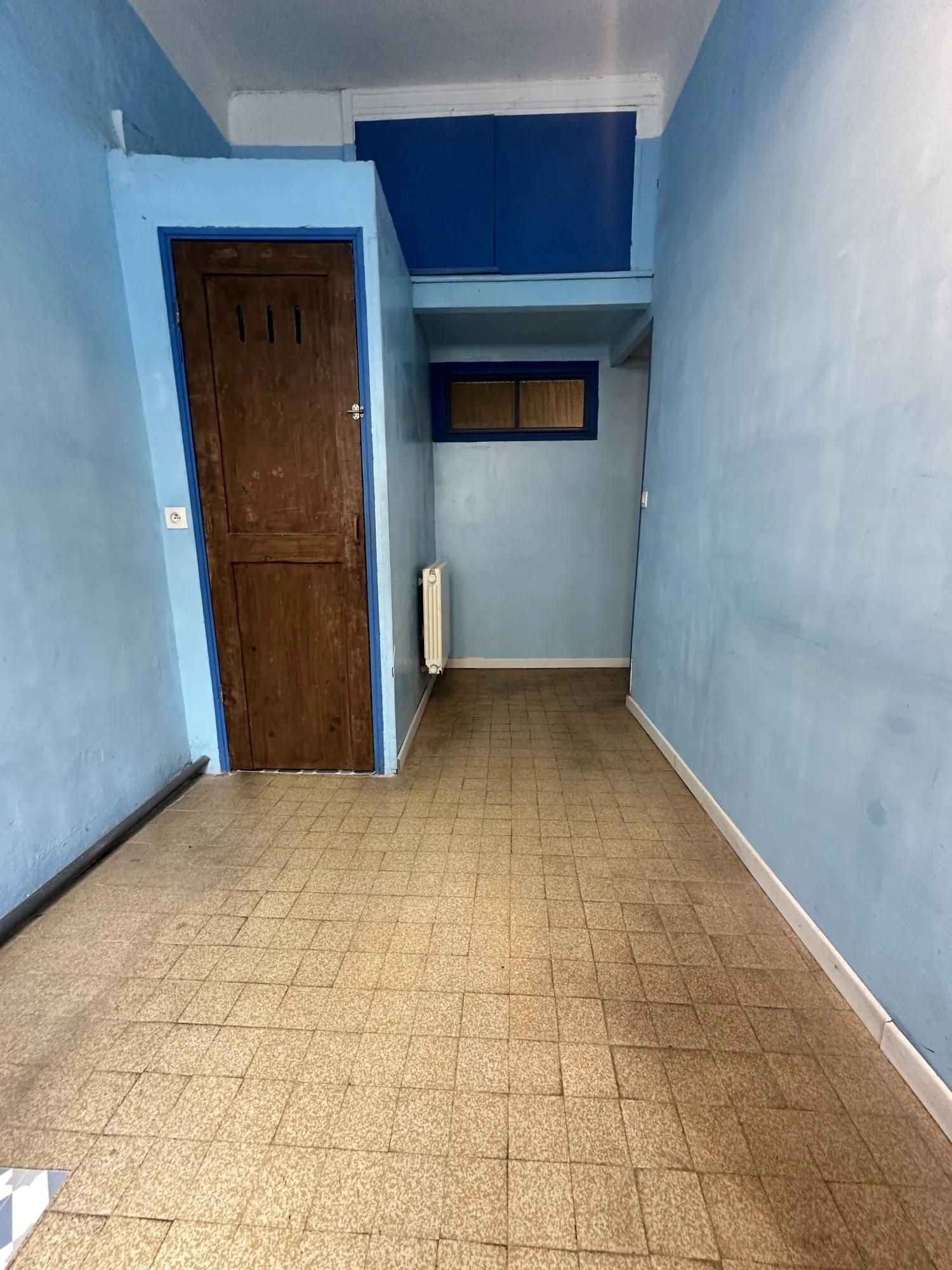 Cuisine donnant salle d'eau  Appartement T1 à rénover de 28 m² à Marseille – Opportunité à saisir 