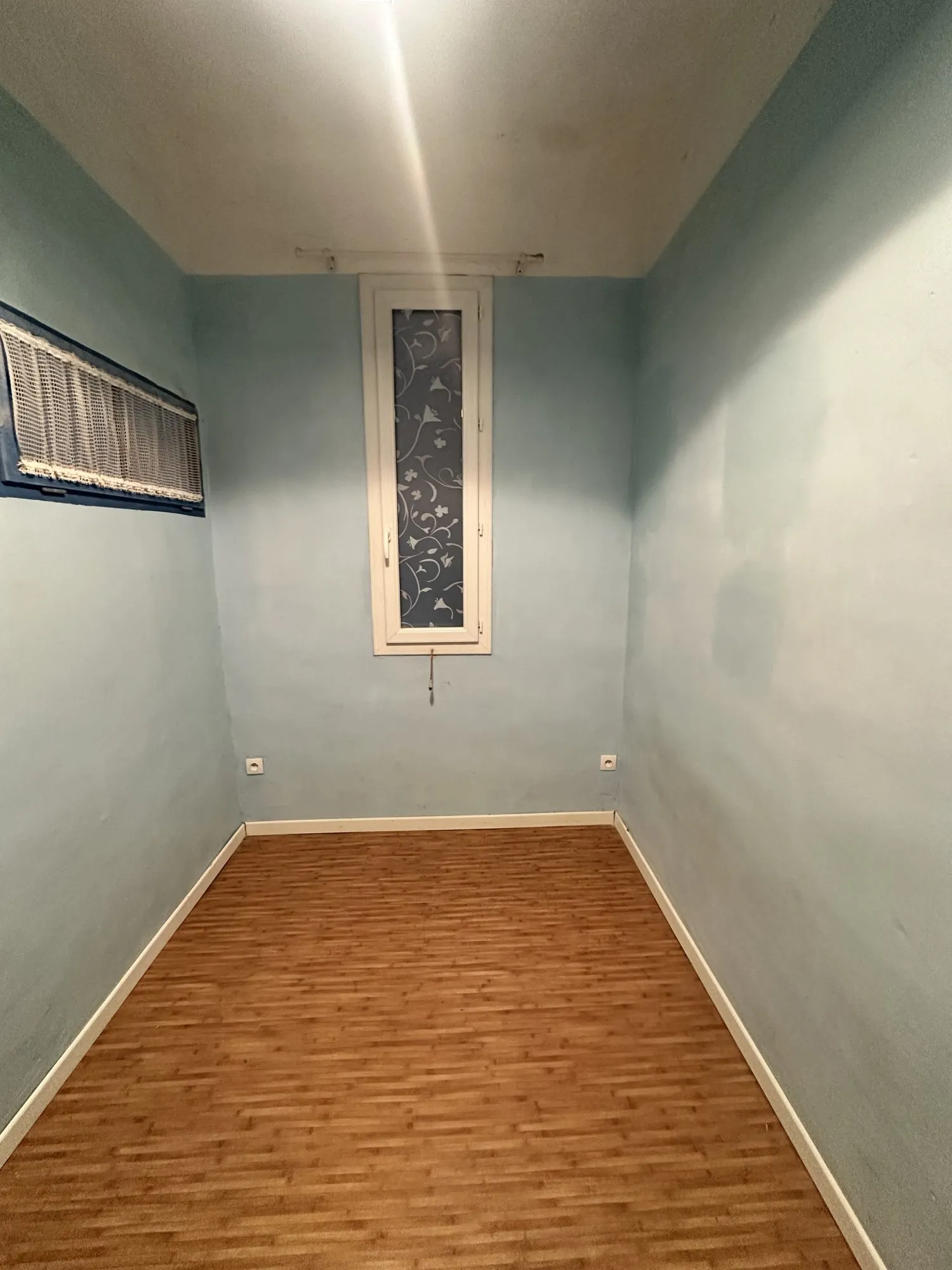 Coin nuit  Appartement T1 à rénover de 28 m² à Marseille – Opportunité à saisir 