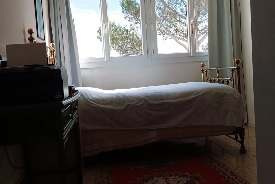 Appartement lumineux de 70m² avec balcon et cave à Bagnols-sur-Cèze 
