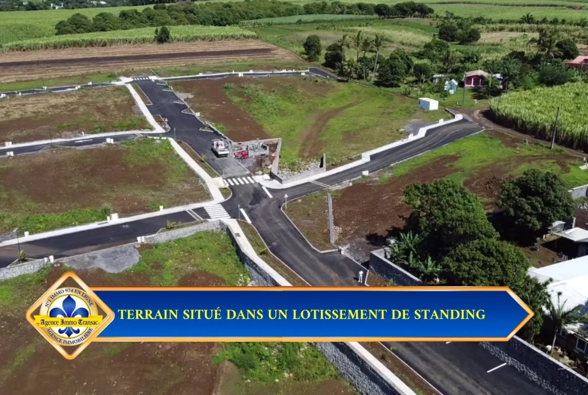 Terrain constructible de 395 m² à Saint-Benoît, emplacement privilégié 