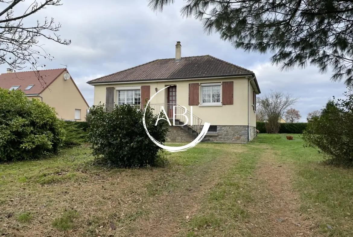 Maison à Rives d'Andaine de 73 m² avec terrain de 5074 m² et double garage 