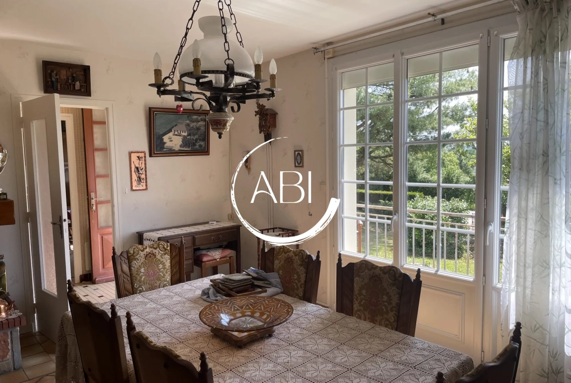 Maison à Rives d'Andaine de 73 m² avec terrain de 5074 m² et double garage 