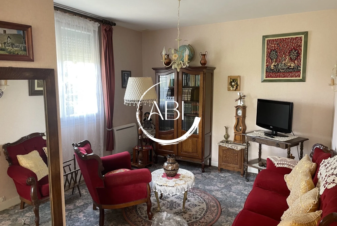 Maison à Rives d'Andaine de 73 m² avec terrain de 5074 m² et double garage 