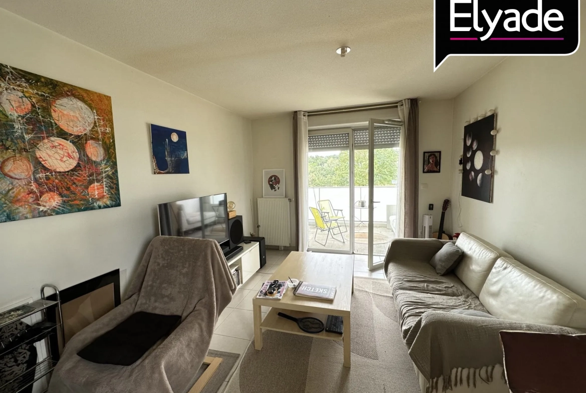 Appartement T2 à vendre à Escalquens, vue verte, parking privé et bail en cours 